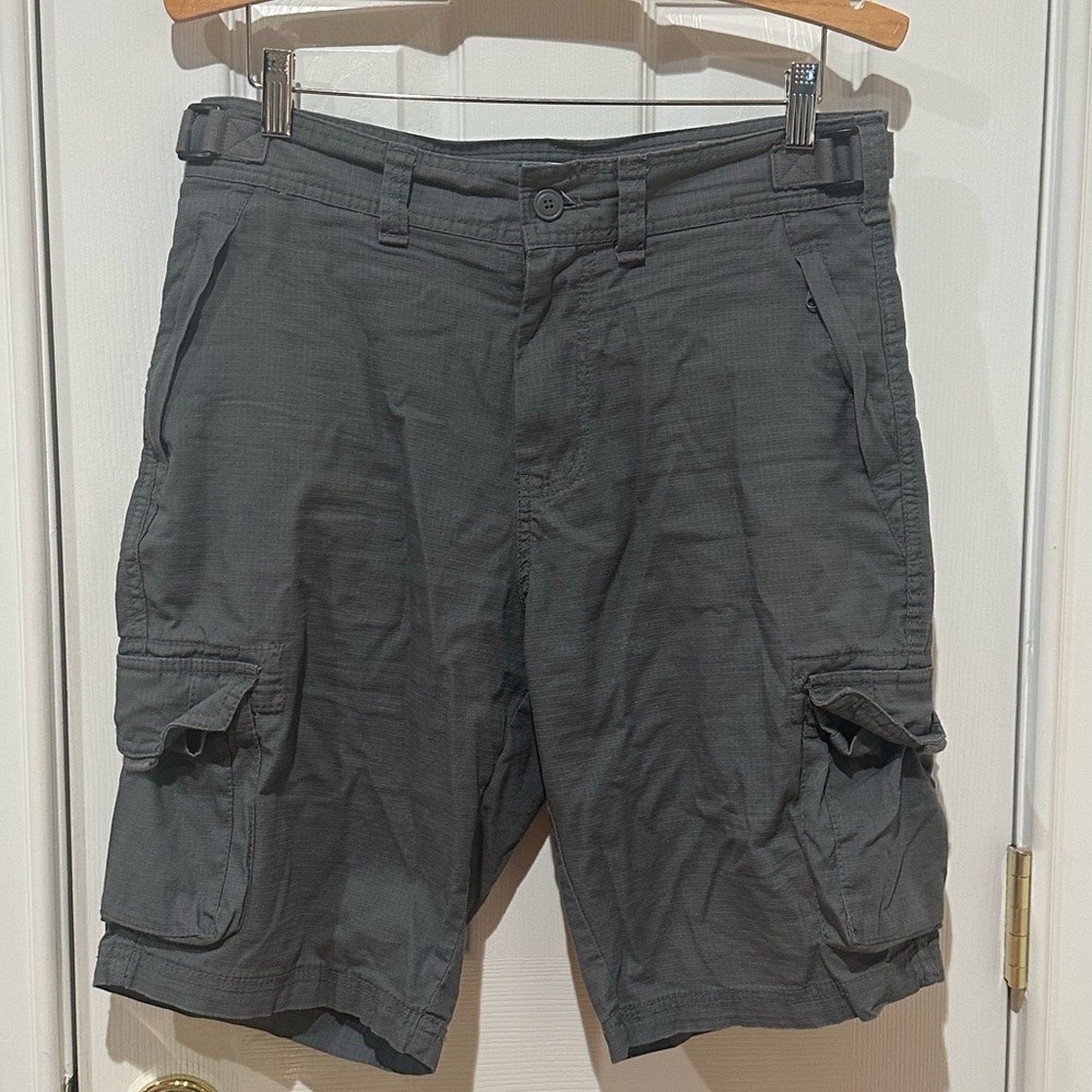 GoodFellow Men's Gray Cargo Shorts, Size 30 Waist, 10.5" inseam